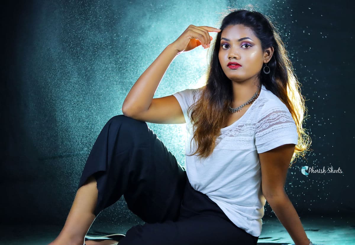 Modeling photography in Nizamabad, Telangana — frame 19 of 25 by Phorish Shoots
